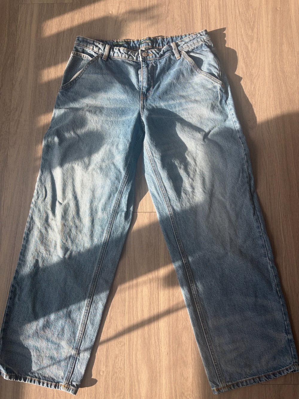 Women’s Barrel style mid rise Jeans